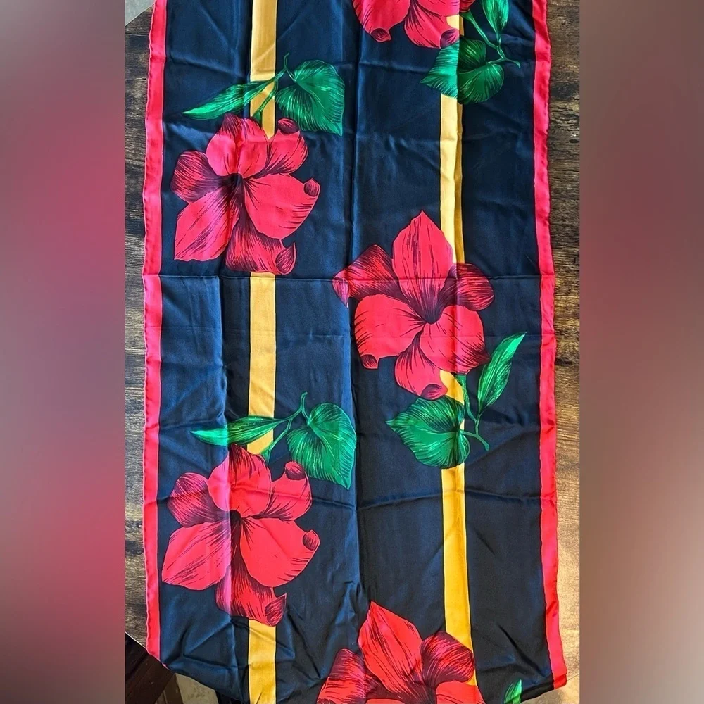 VINTAGE:  | ladies 100% silk, scarf. - Picture 5 of 7
